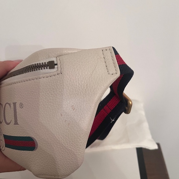 Gucci Cream and Black Belt Bag - Picture 4 of 7